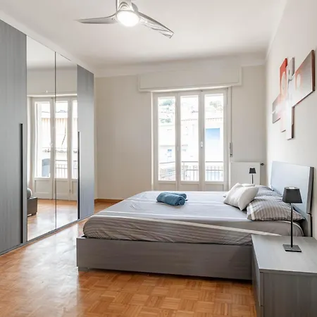 H11 Casa Meridiana Centro - サンレモ